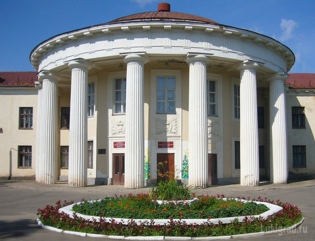 Фонтан у ДК Ленина в г. Великие Луки.