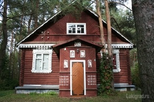 Дом экологического просвещения в деревне Борки. Лукиград.